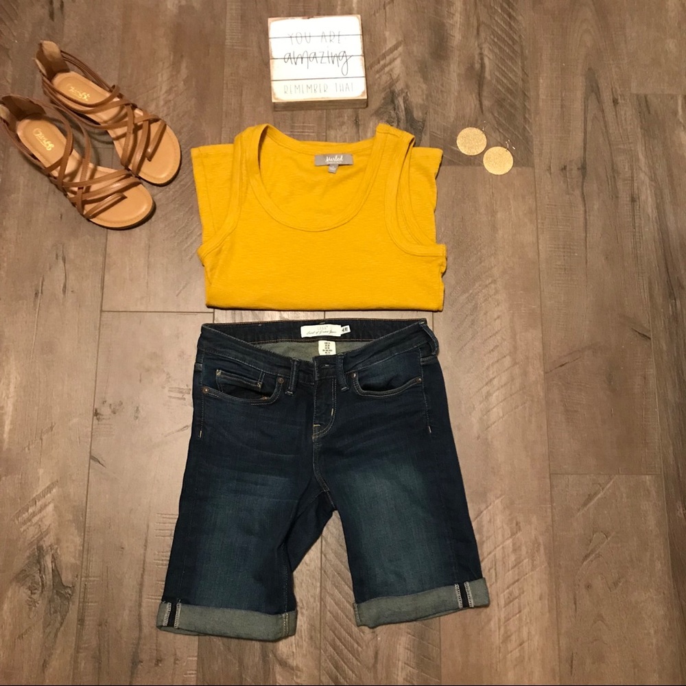 H&M Jean shorts. Size 26.